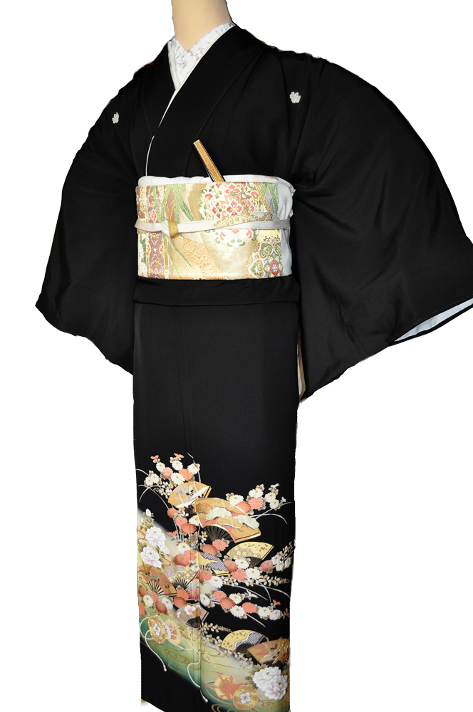 ワイドサイズ(トール&ワイド)■黒留袖レンタル■緑ぼかしに鼓や鶴に扇面そして菊や牡丹等の柄kurow3【往復送料無料】 - 画像4