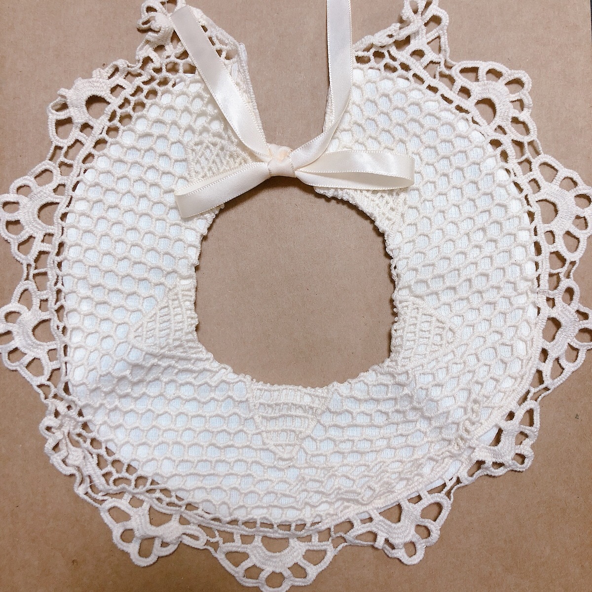 送料無料 Baby付け襟 ベビースタイ コットンレース ホワイト ベージュ 子供 出産祝い ギフト こどもふくのお店 Tigtig