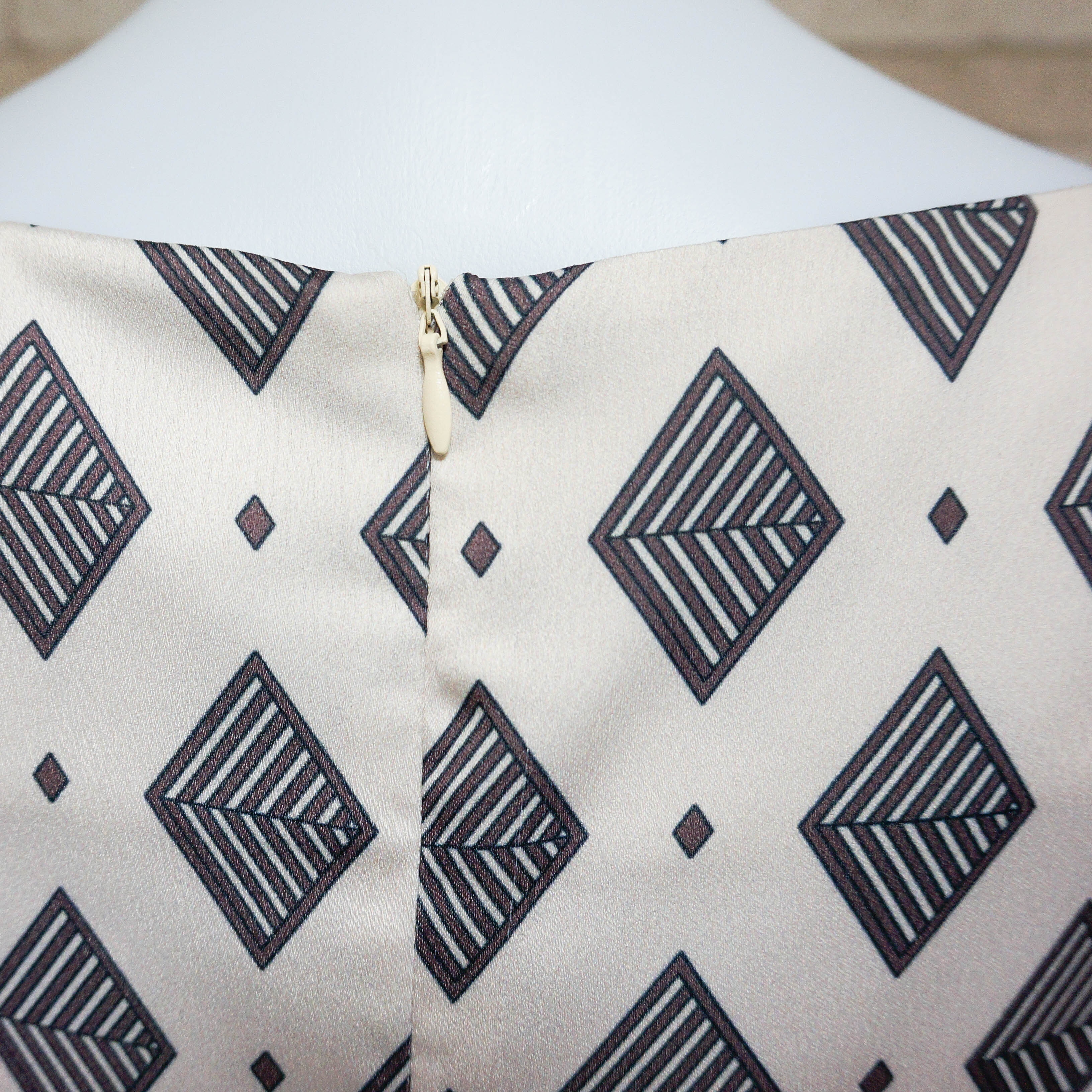 Sale Sandro Ferrone サンドロフェローネ イタリア レディース ワンピース サックワンピース 幾何学模様 長袖 Az Online Store Sale Sandro Ferrone サンドロフェローネ イタリア レディース ワンピース サックワンピース 幾何学模様 長袖 Az Online Store