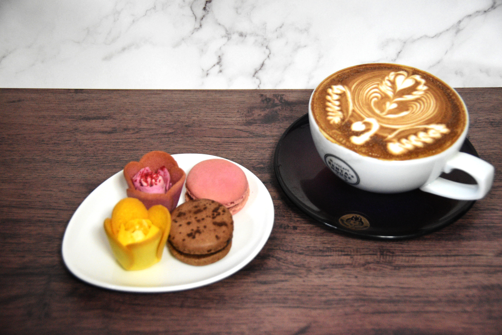 飲む時のシチュエーションを<br />思い描いた<br />
オリジナルブレンドコーヒーは<br />パンやお菓子との<br />マリアージュを大切にし、<br />お好きな組み合わせで<br />カフェタイムを演出します。
