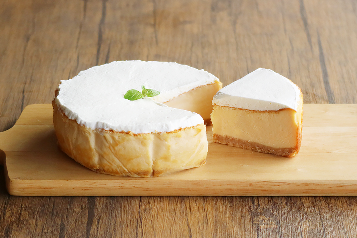冬のホワイトティラミスアムバスクチーズケーキ