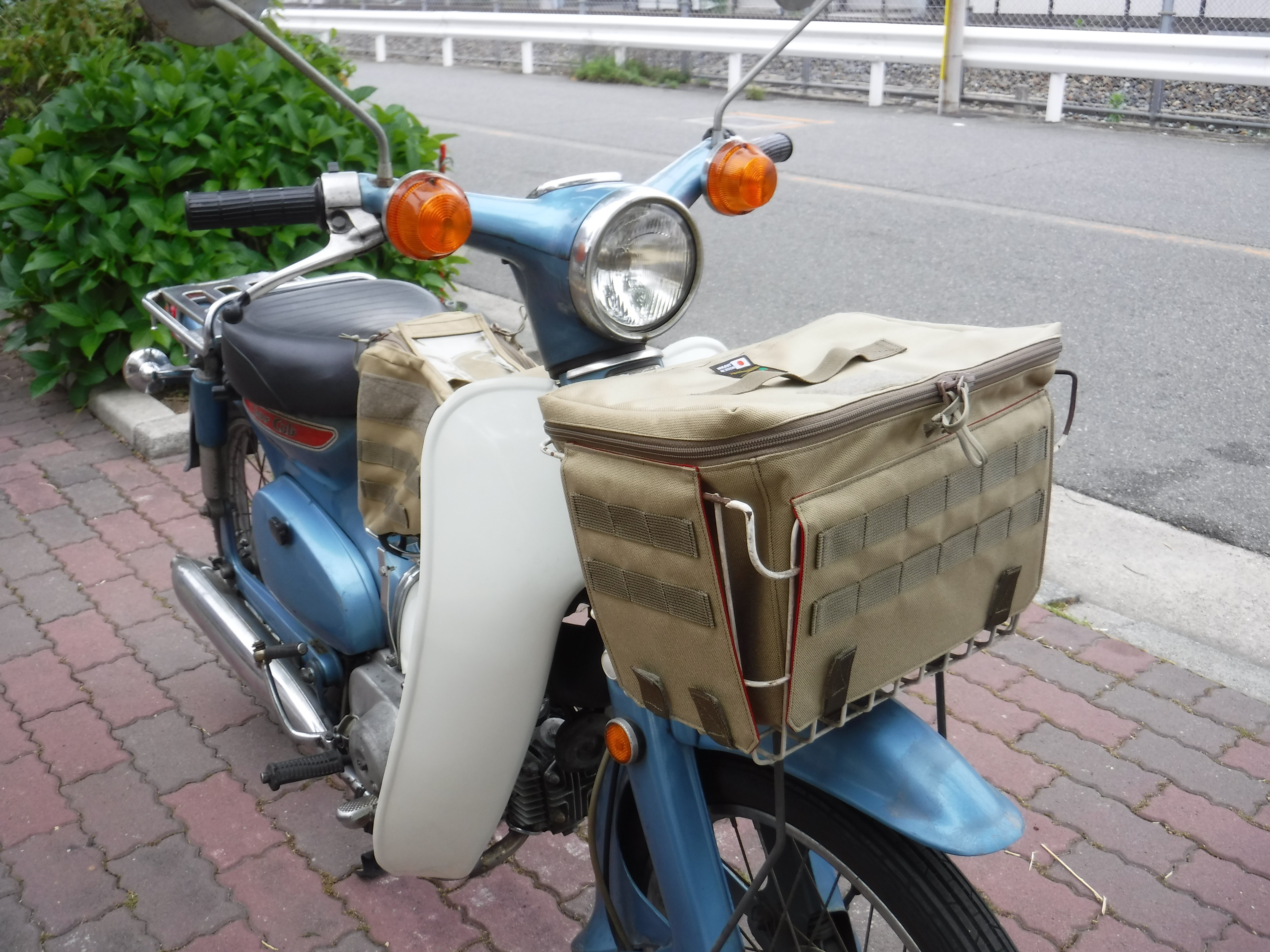 バッグ ポーチ Kemushi Factory