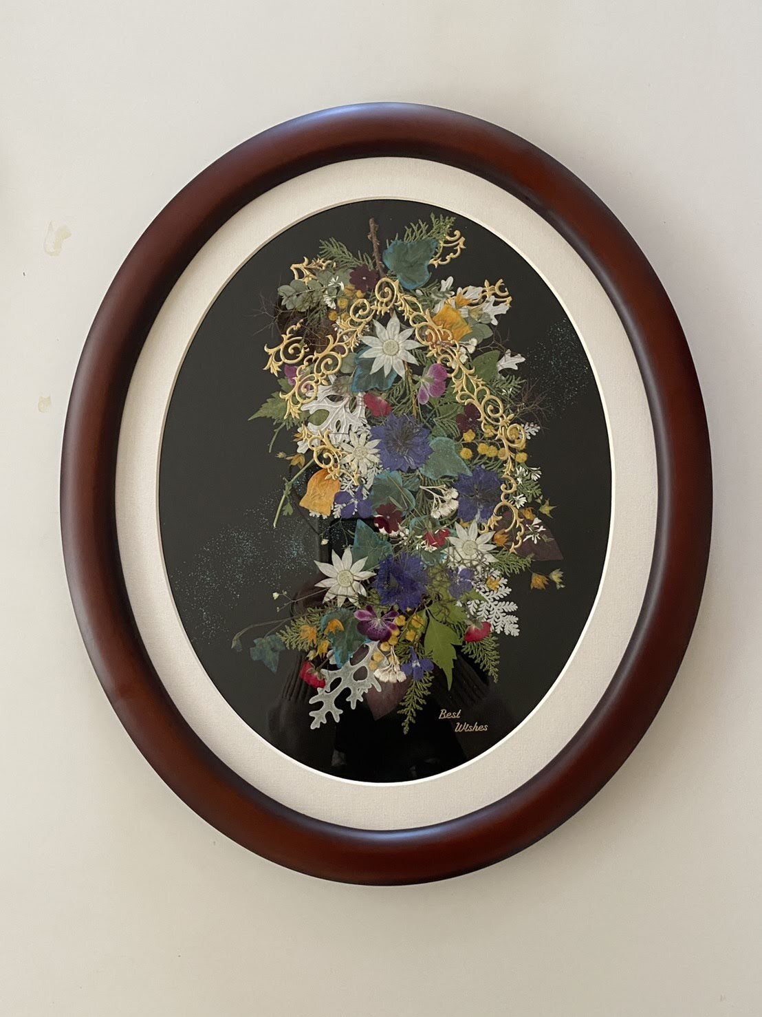 クリスマススワッグ　～49楕円額～
本物の押し花の他、小枝やリボンでスワッグを作製しました。