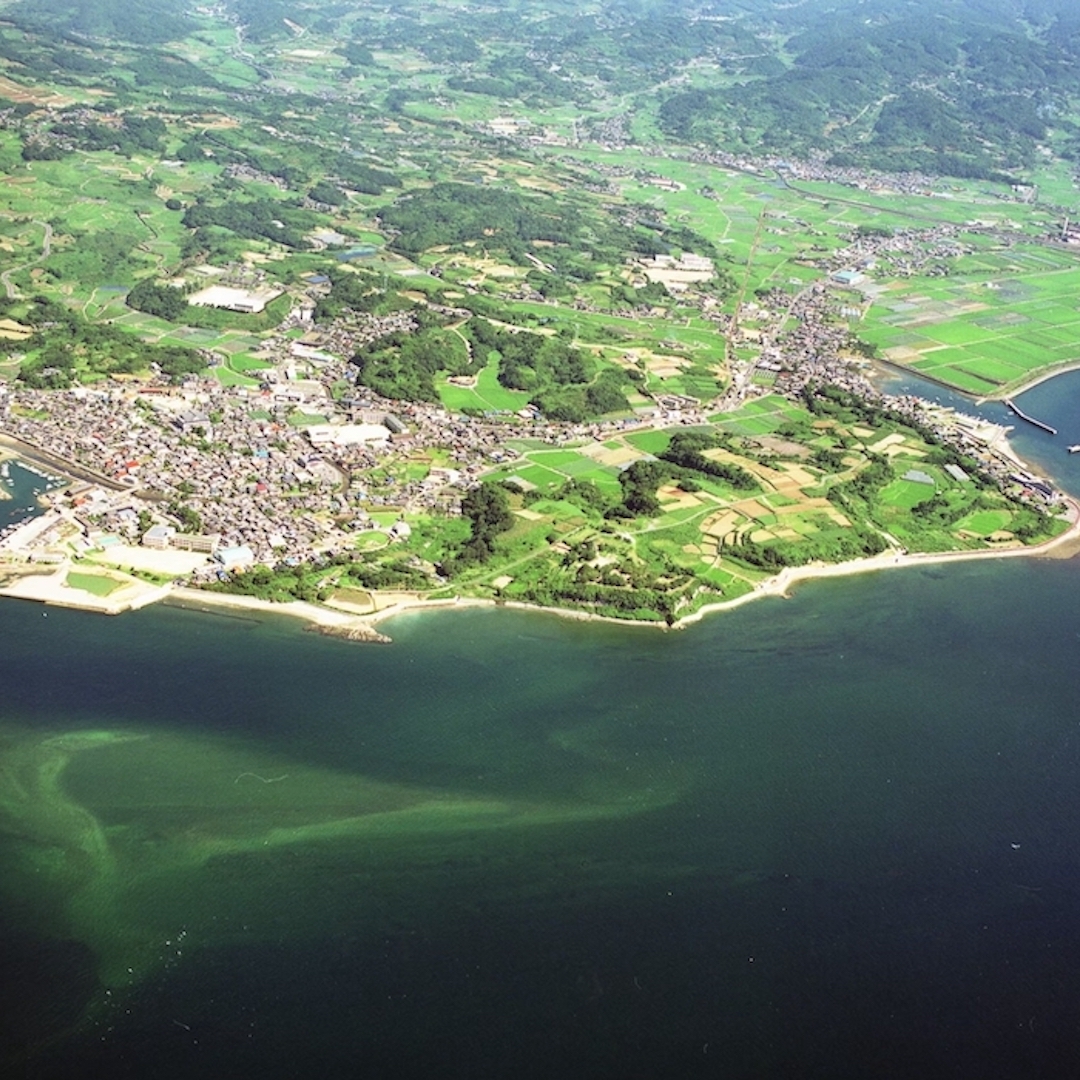 雄大な自然をそのまま残す島原半島。自然の恩恵を受けて育った魚・農・畜。
まだ出逢った事のない「美味しい」をお届けします。