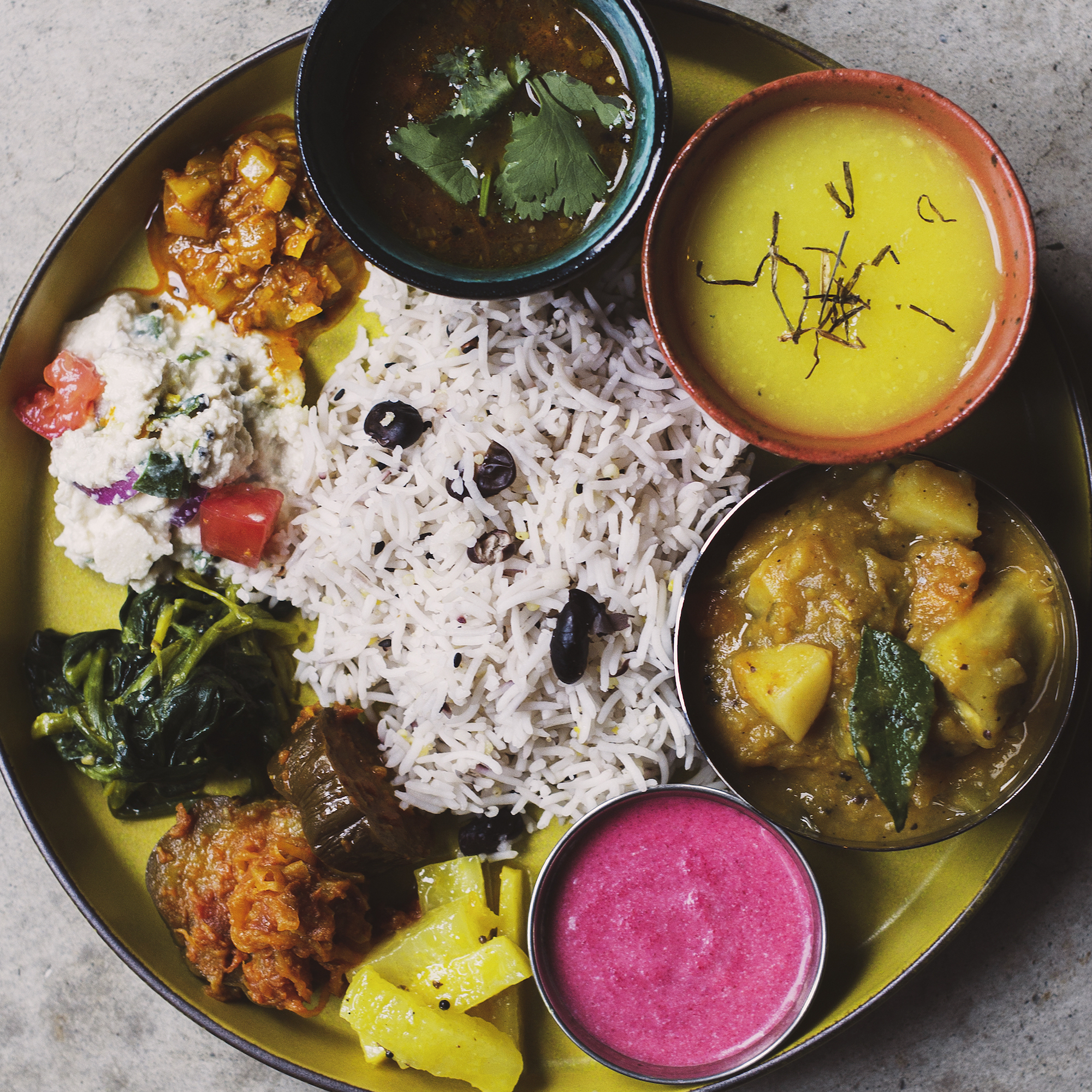 【全国発送】　　　
スパイスカレー　　
新ブランド
『DHARMAḥ』　　
ダルマ