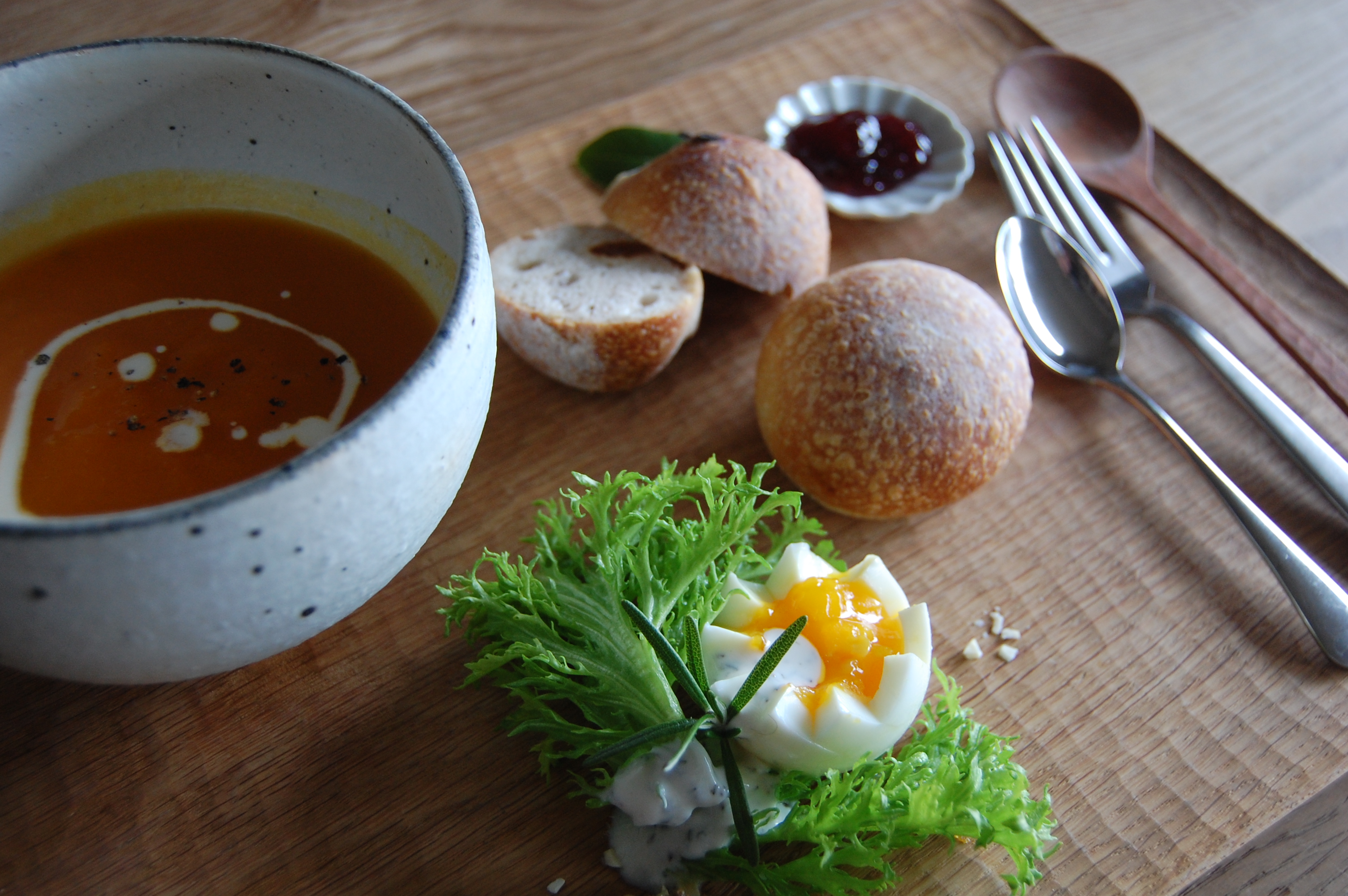 毎日開催「プレートランチ」　　　　　　　　　新メニュー【自家製パンとスープ】