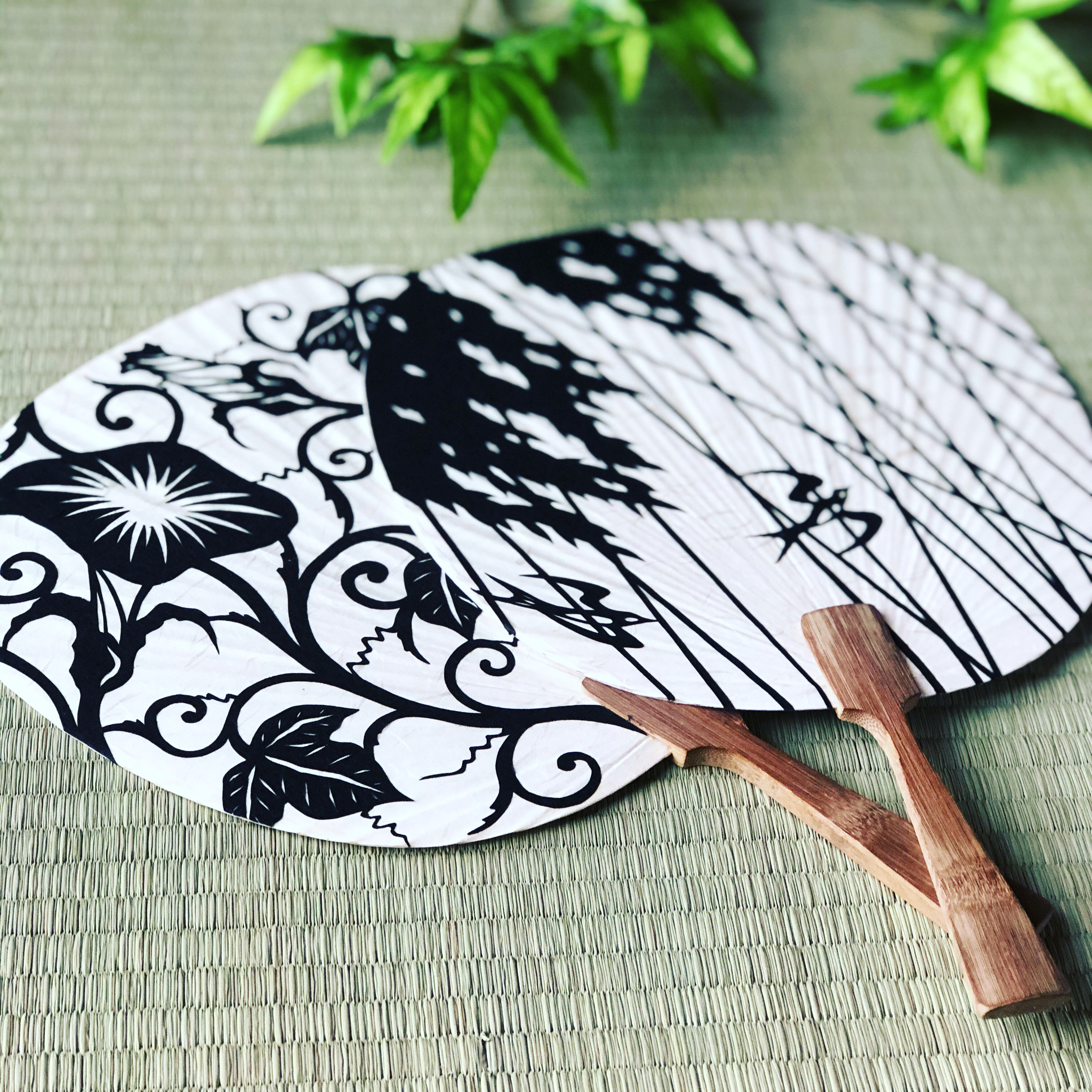夏に向けて切絵の「団扇(うちわ)」はいかがでしょうか？