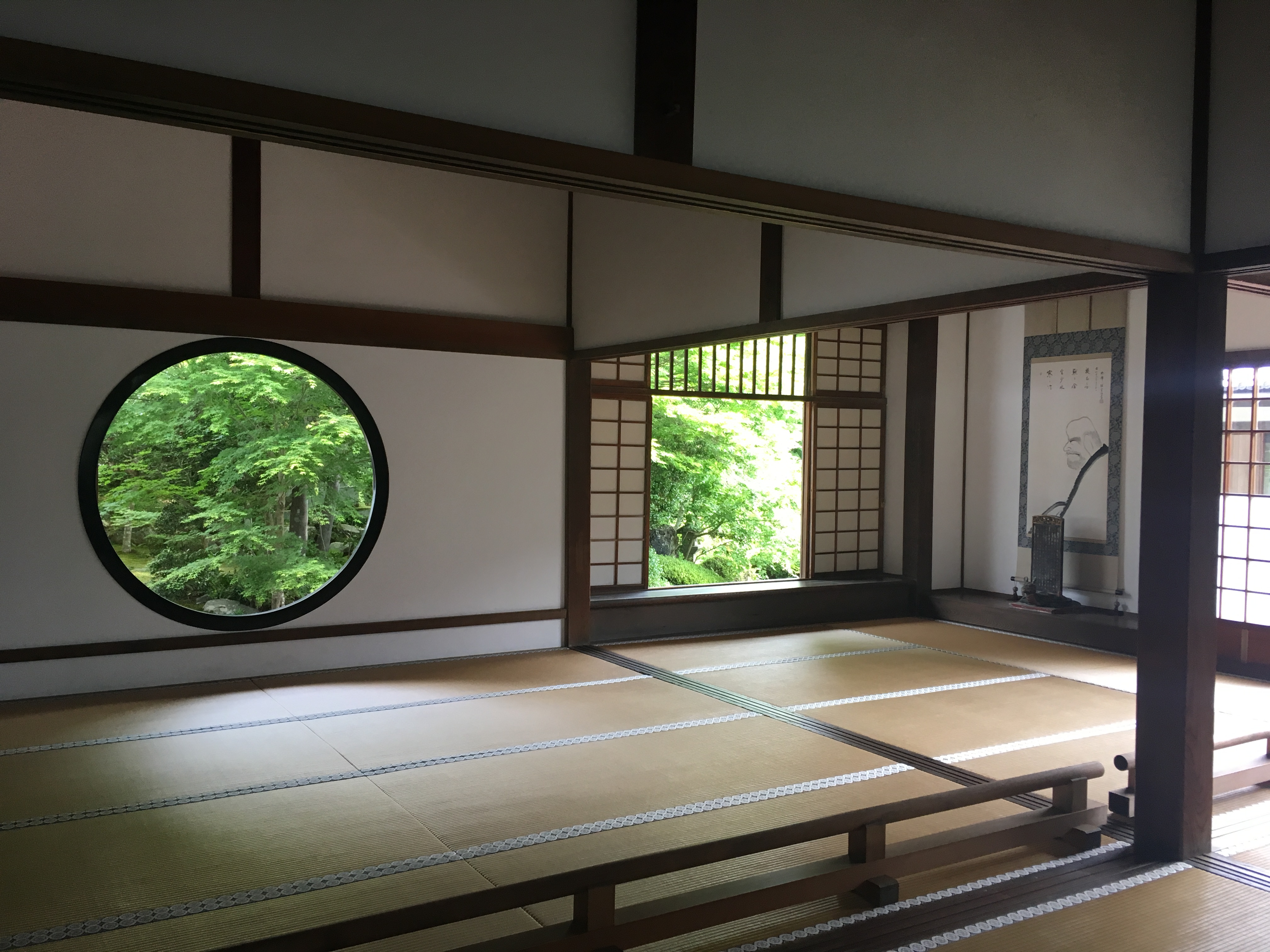 はじめまして、京都癒しの旅セレクトショップです。