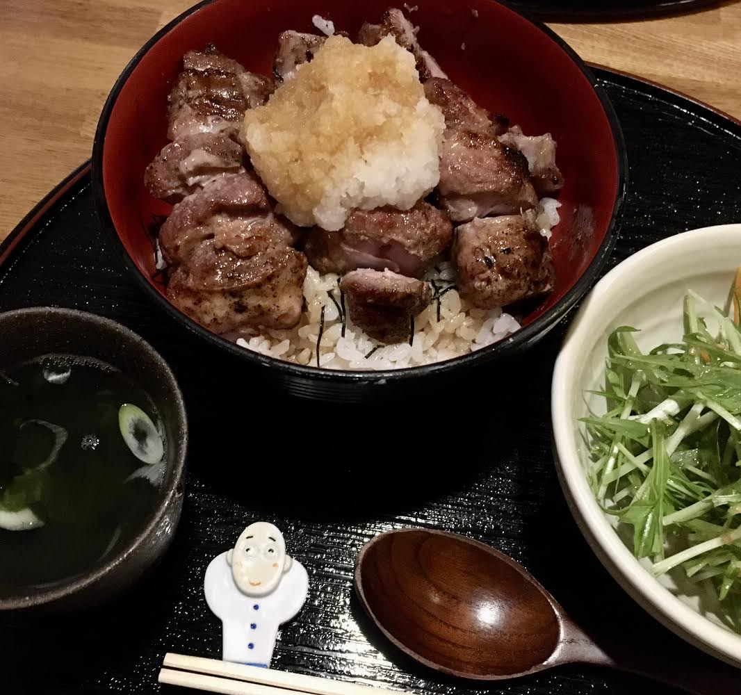 焼き鳥屋の豚肉丼