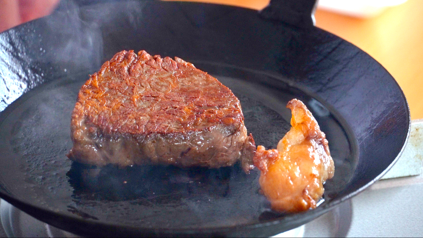 ステーキをカリカリに焼く秘訣とは？！ランプ肉の動画を投稿しました。