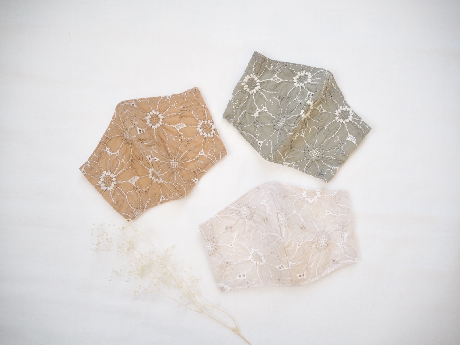 上品で可愛いマスク 販売しております