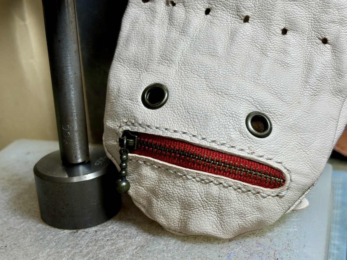 お目目つけ！