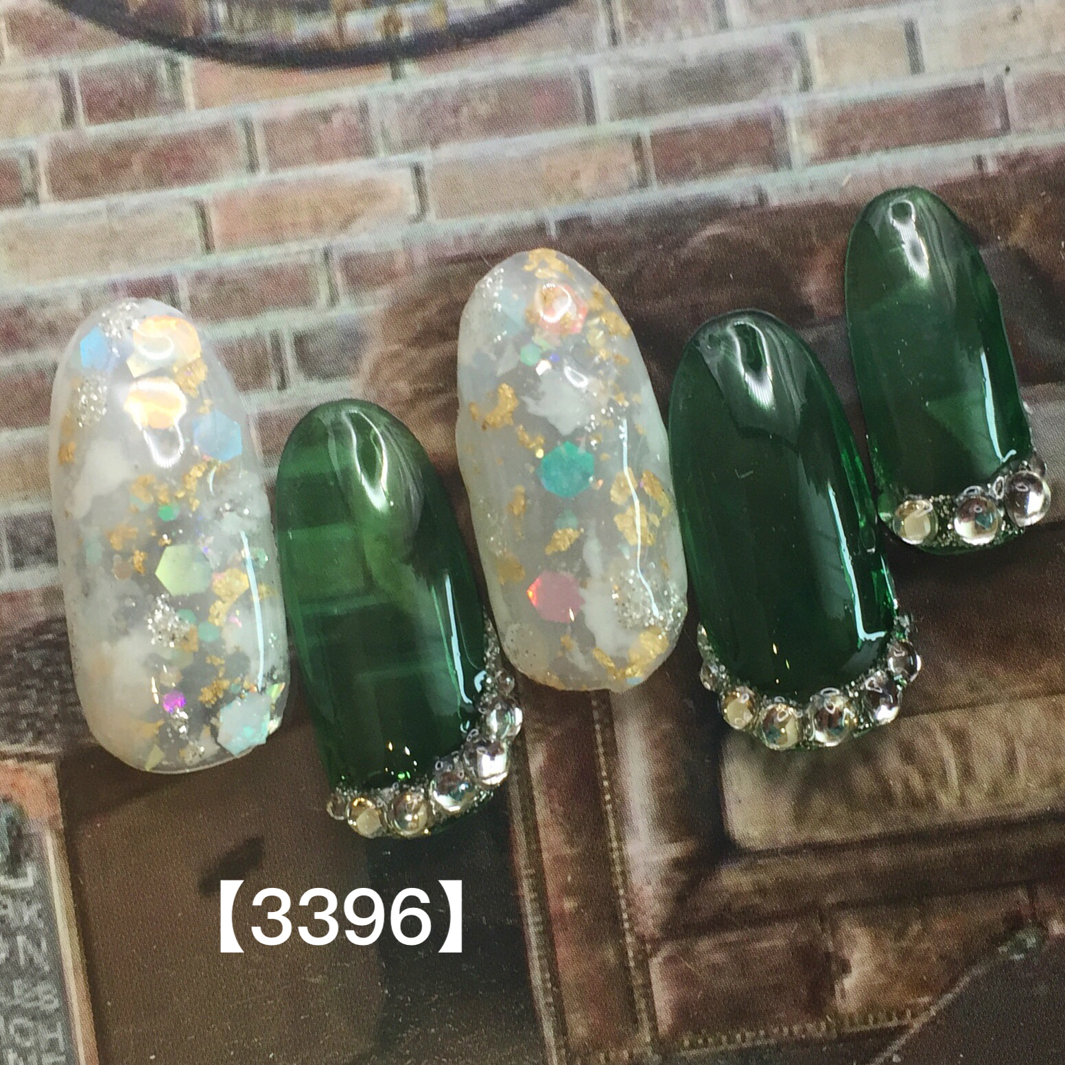 大人グリーンネイル