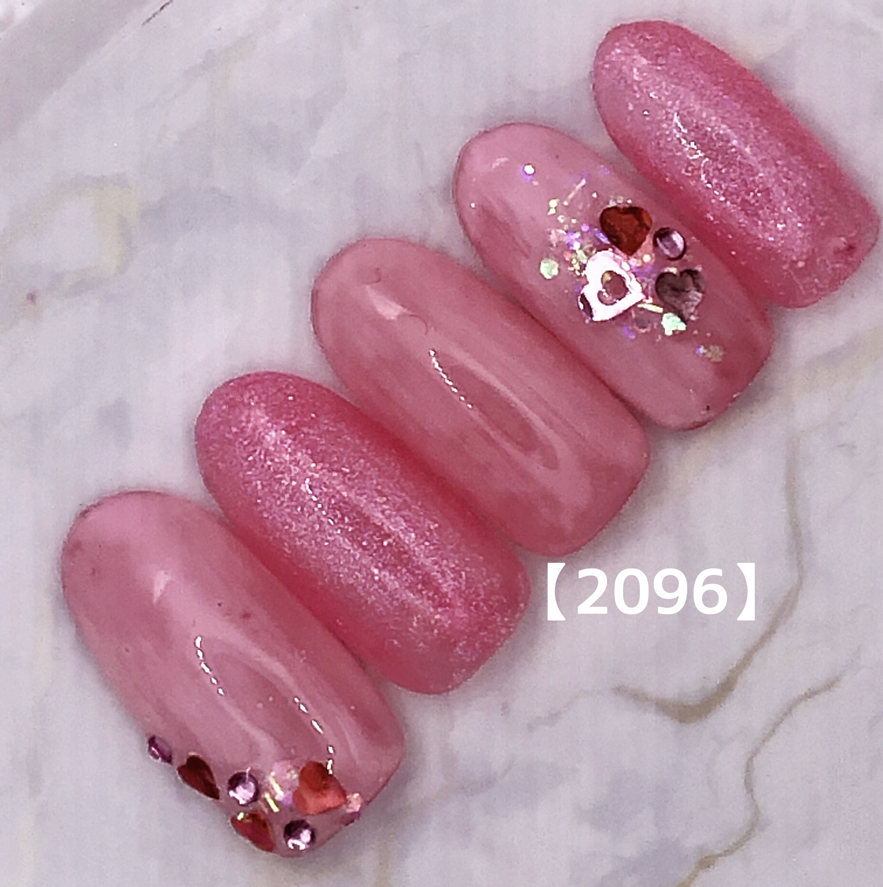 キラキラハートネイル