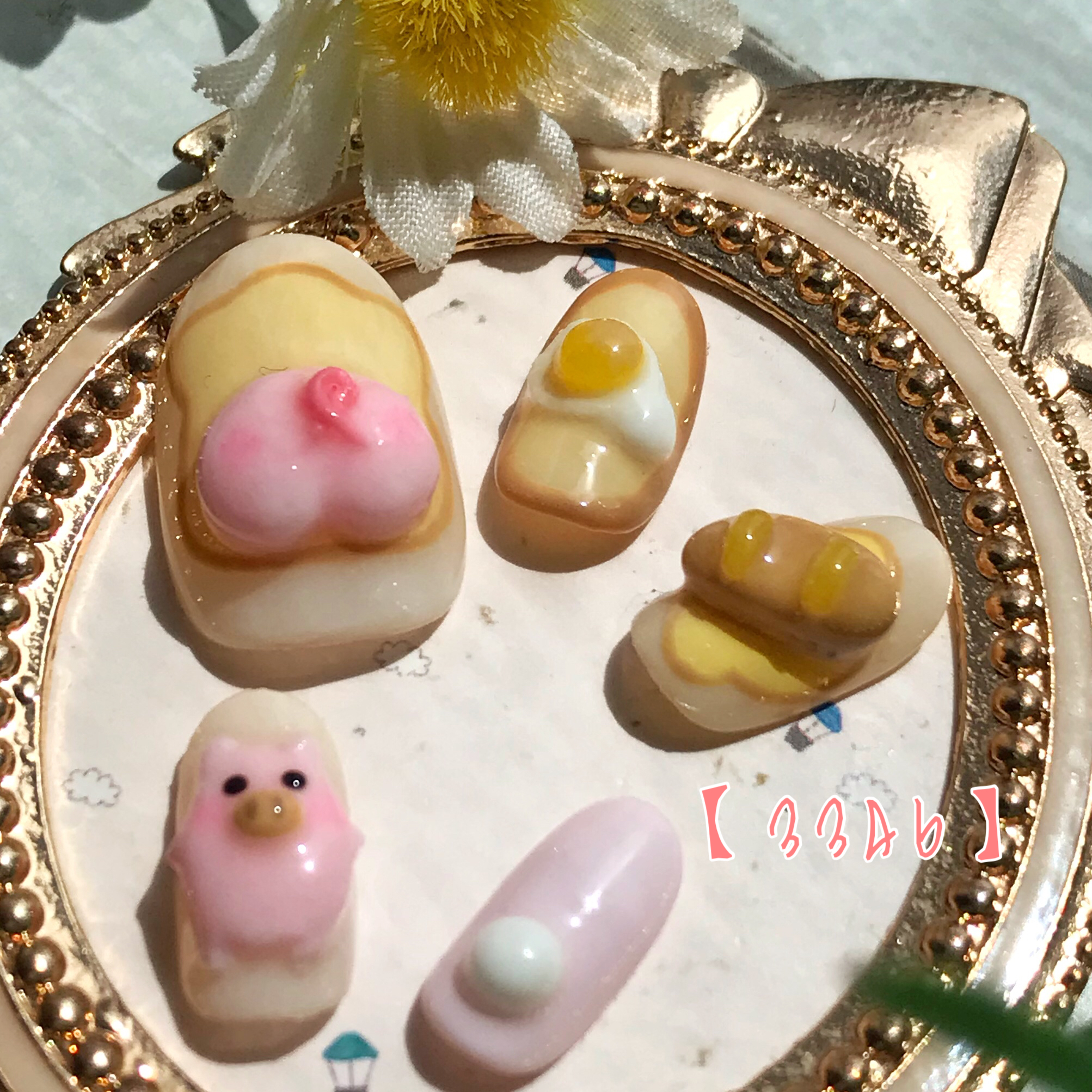 食いしん坊ブタさんネイル