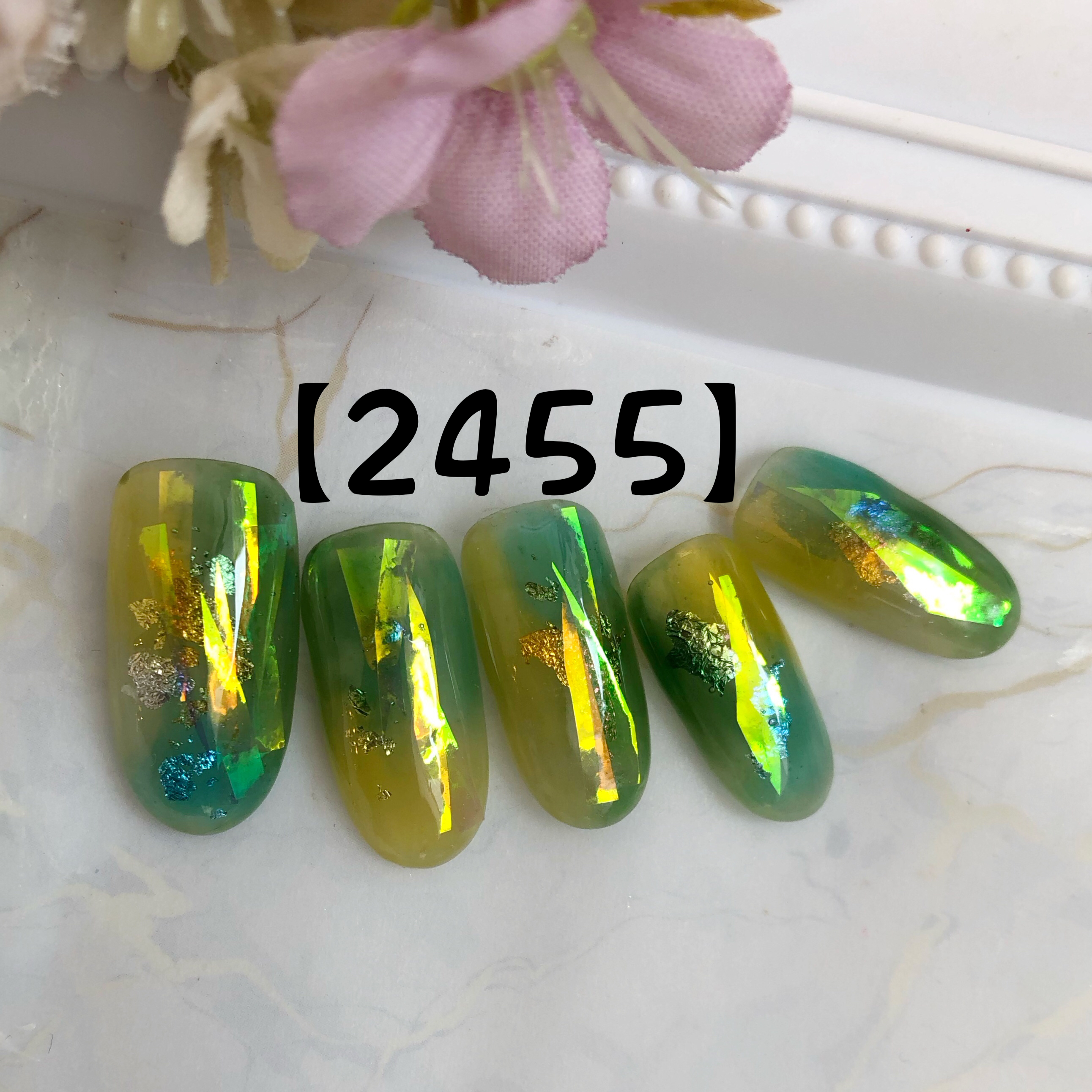 玉虫色ネイル