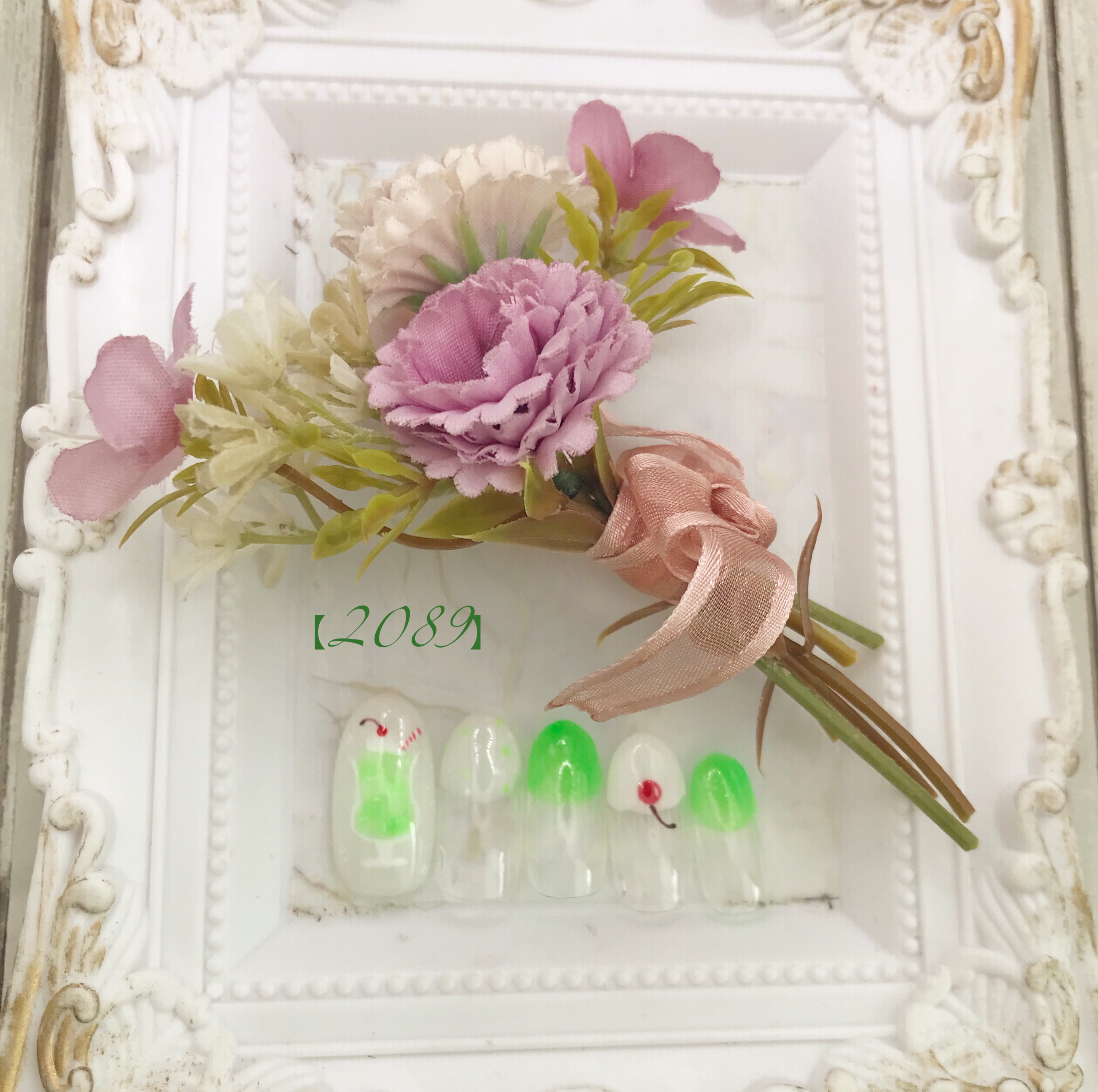 レトロ喫茶店 クリームソーダネイル。