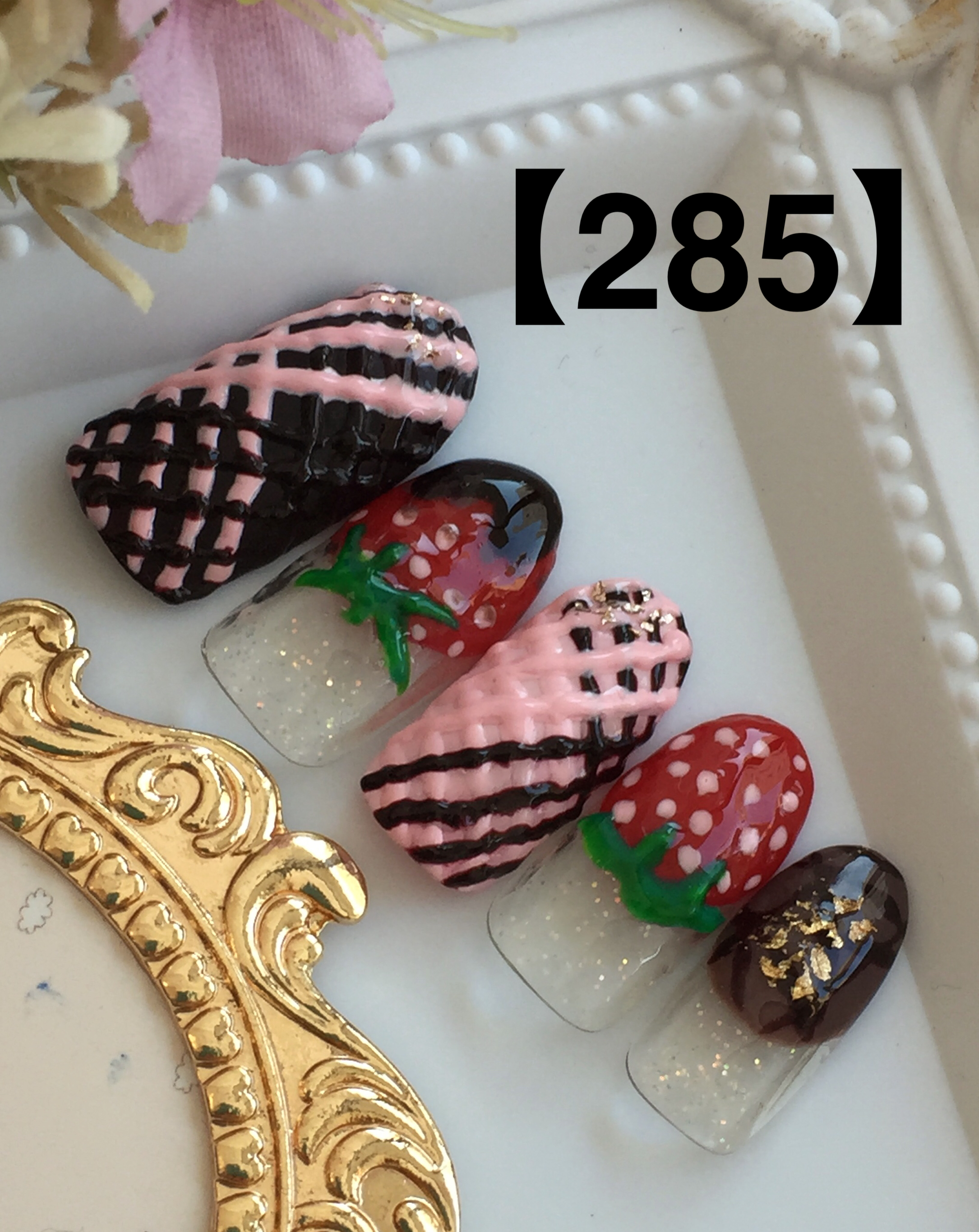 いちごチョコネイル