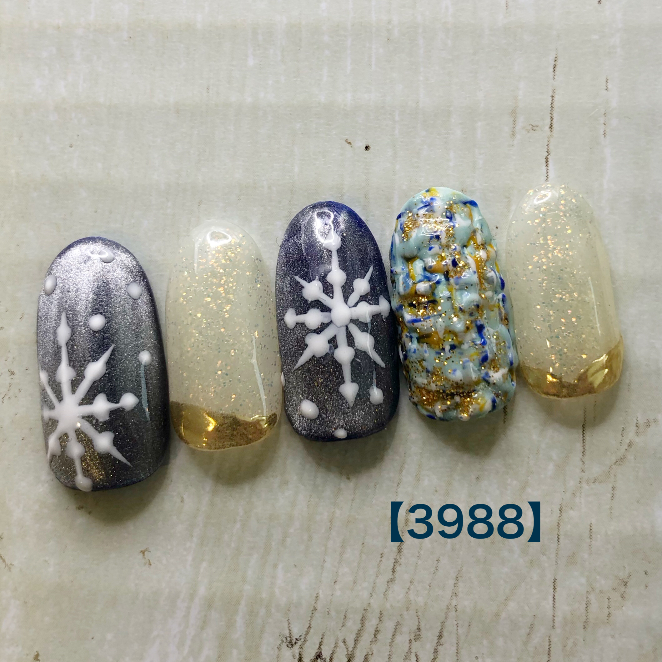 雪の結晶ネイル