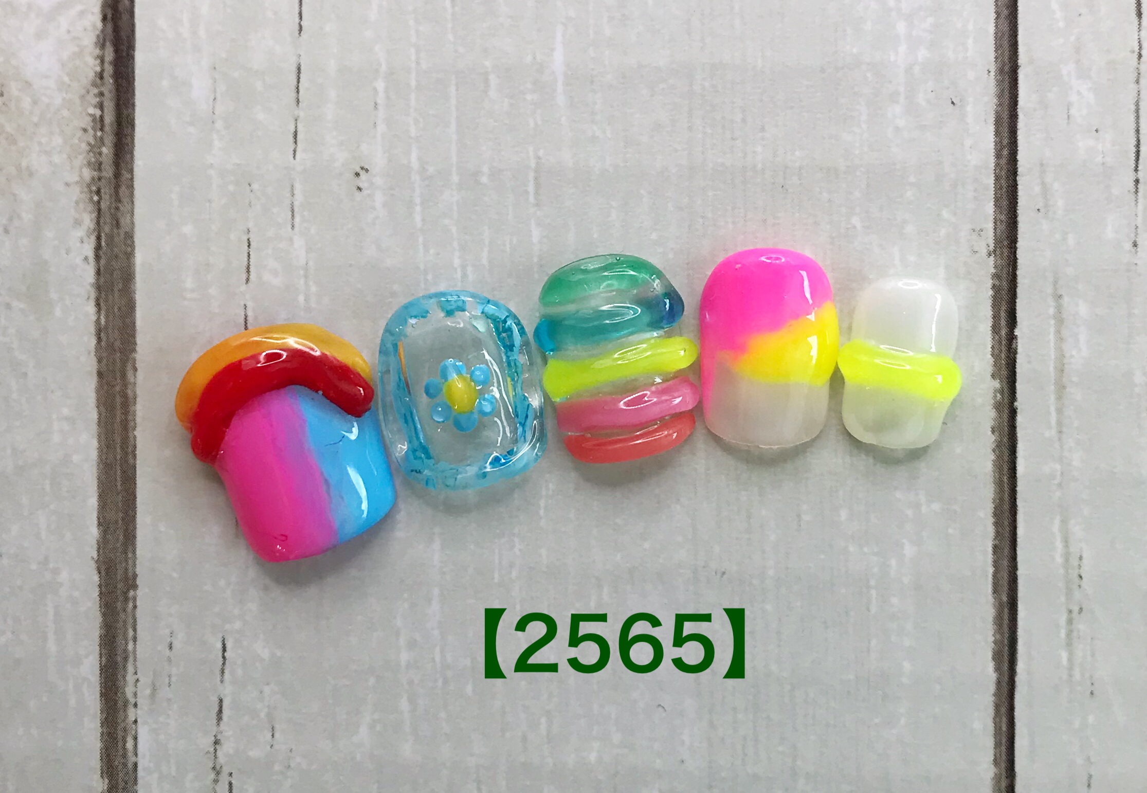 カラフルポップネイル