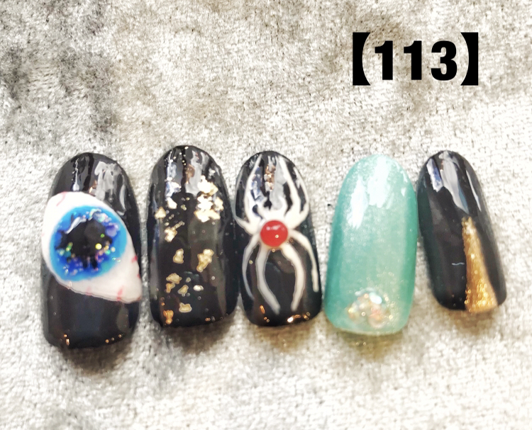 個性派クモ🕷さんネイル