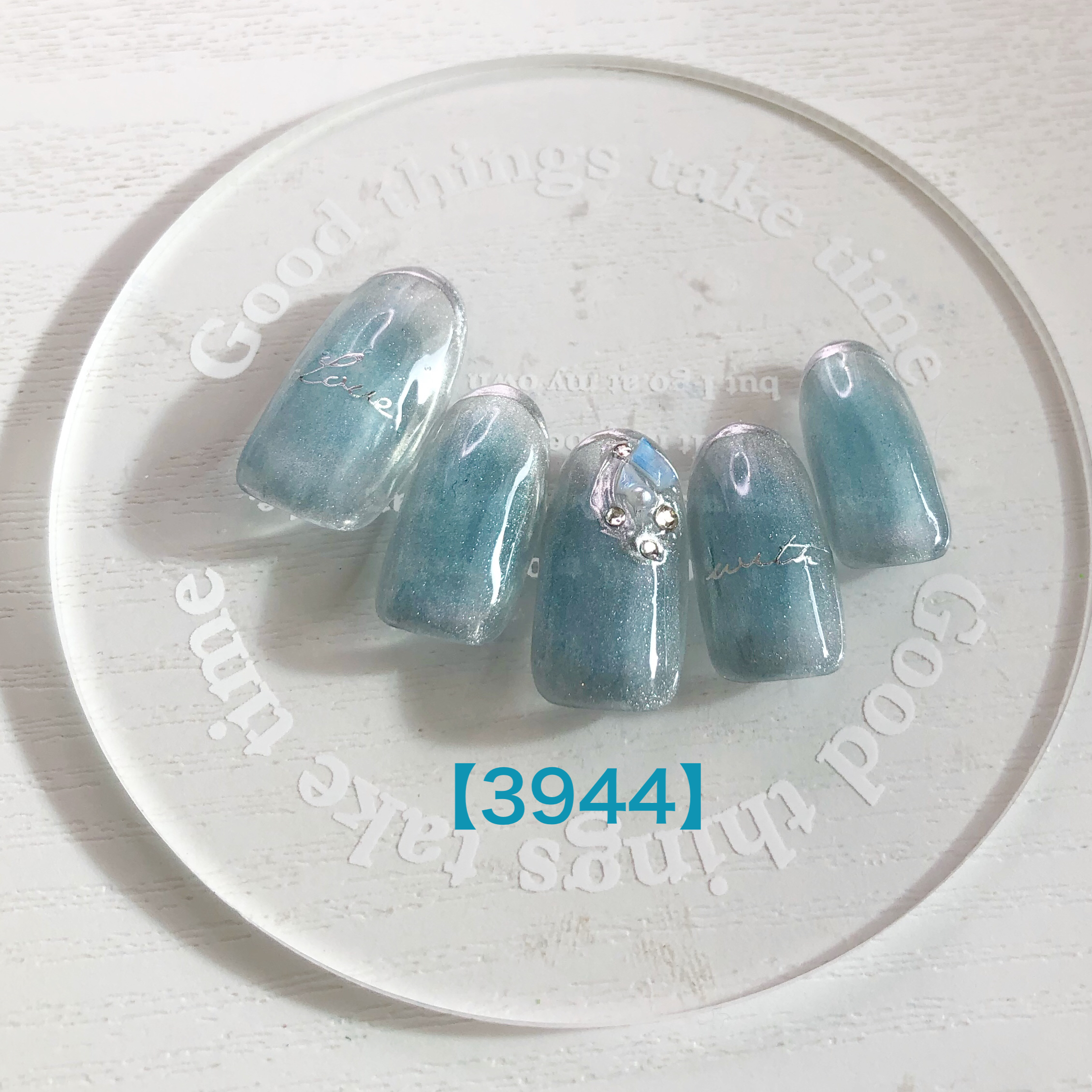 ブルーチークネイル