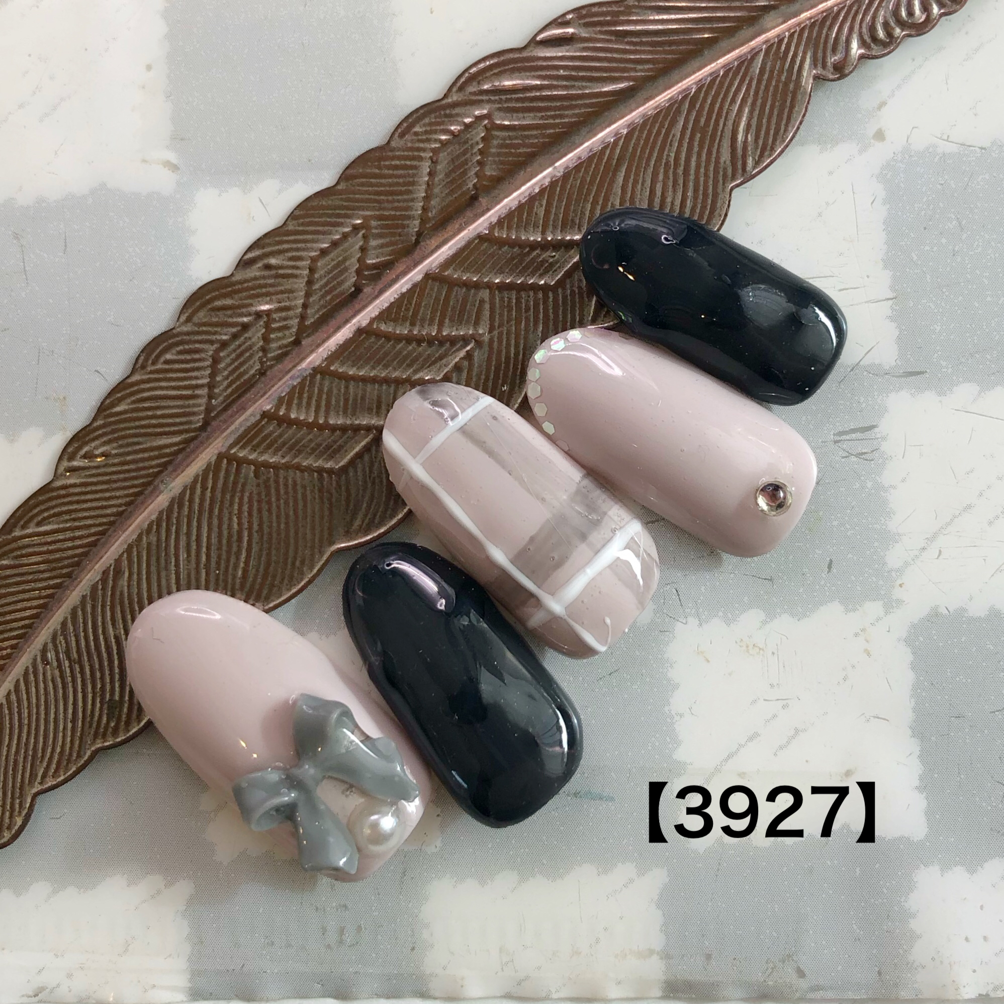 ピンクチェックネイル