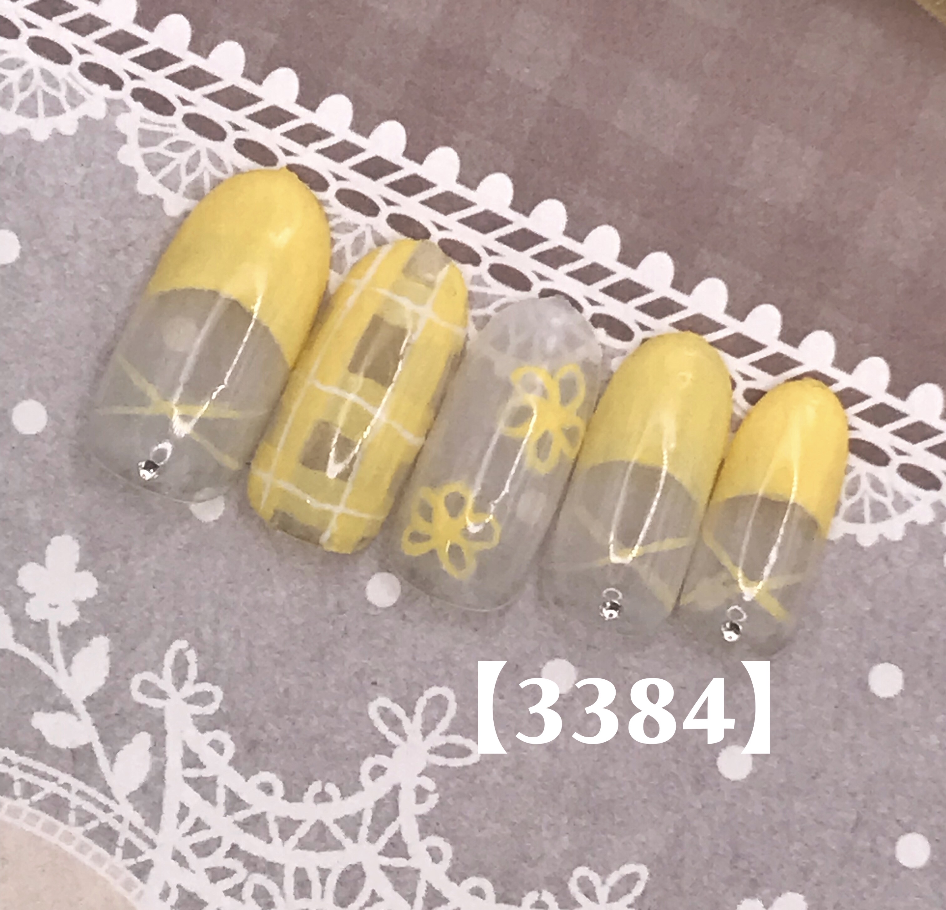 パステルイエローネイル
