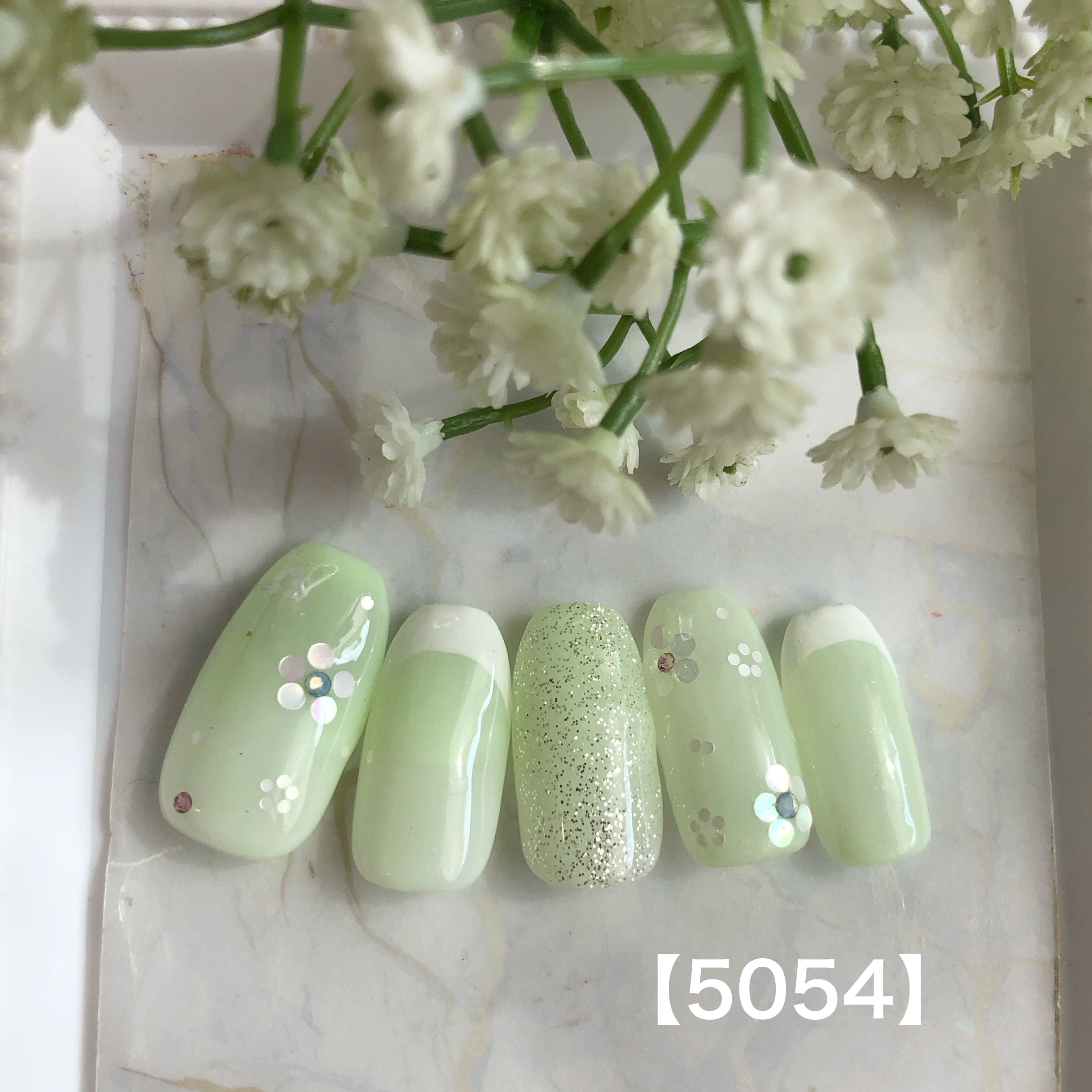 グリーンフラワーネイル