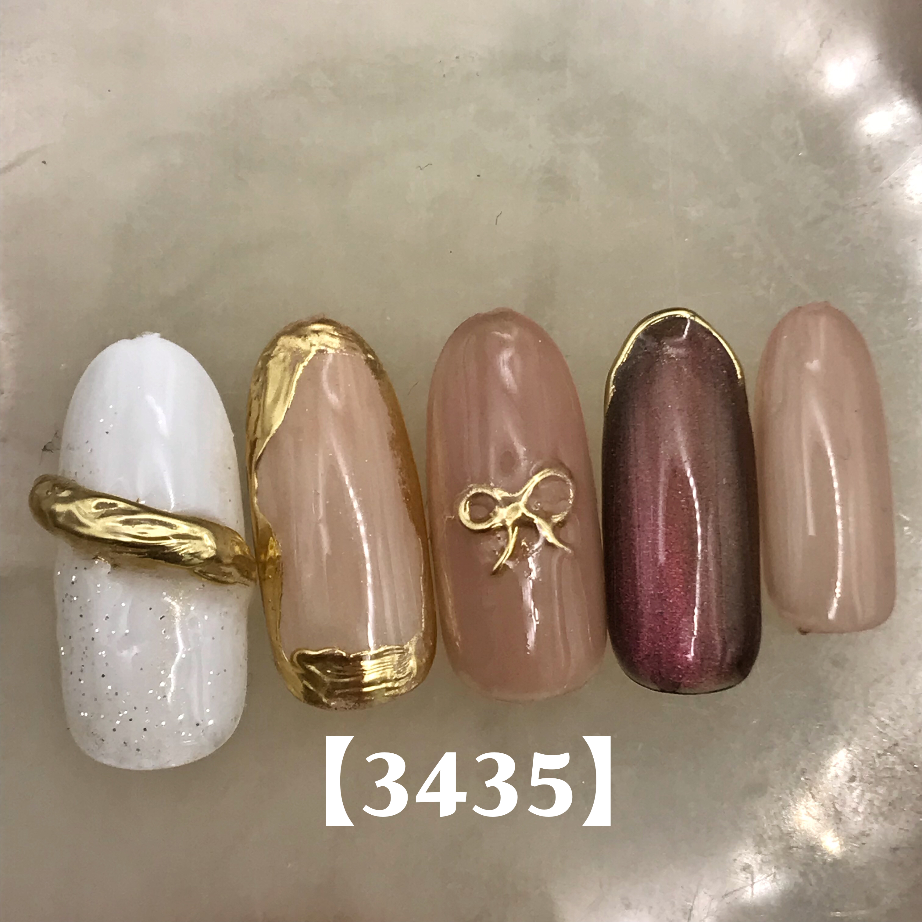 大人可愛いミラー×マグネットネイル