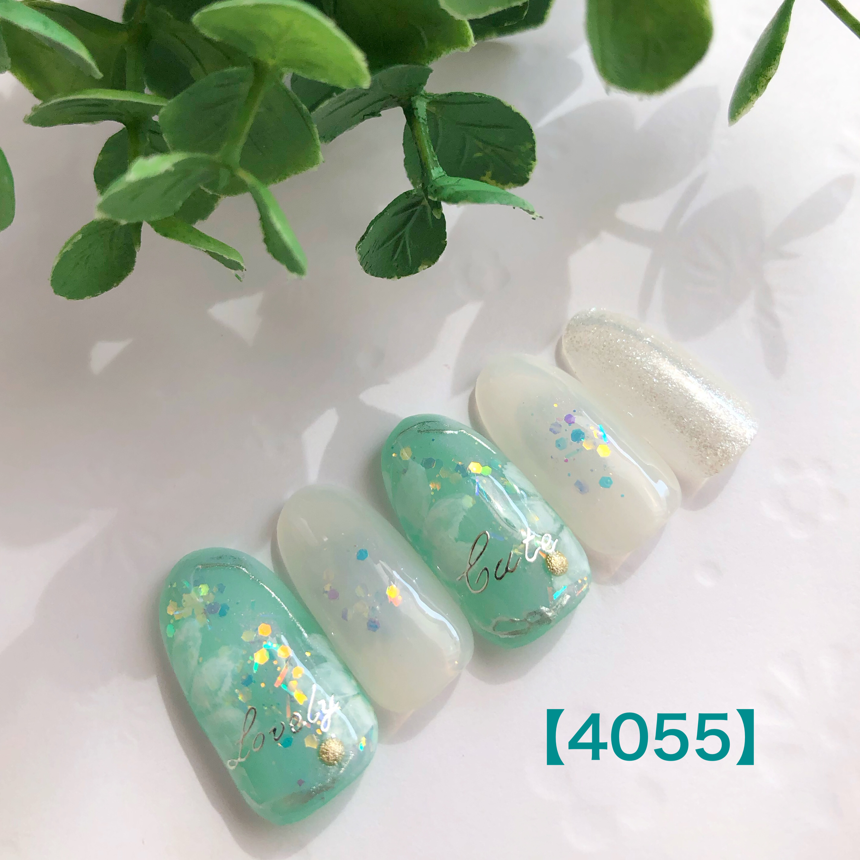 グリーンカラーネイル