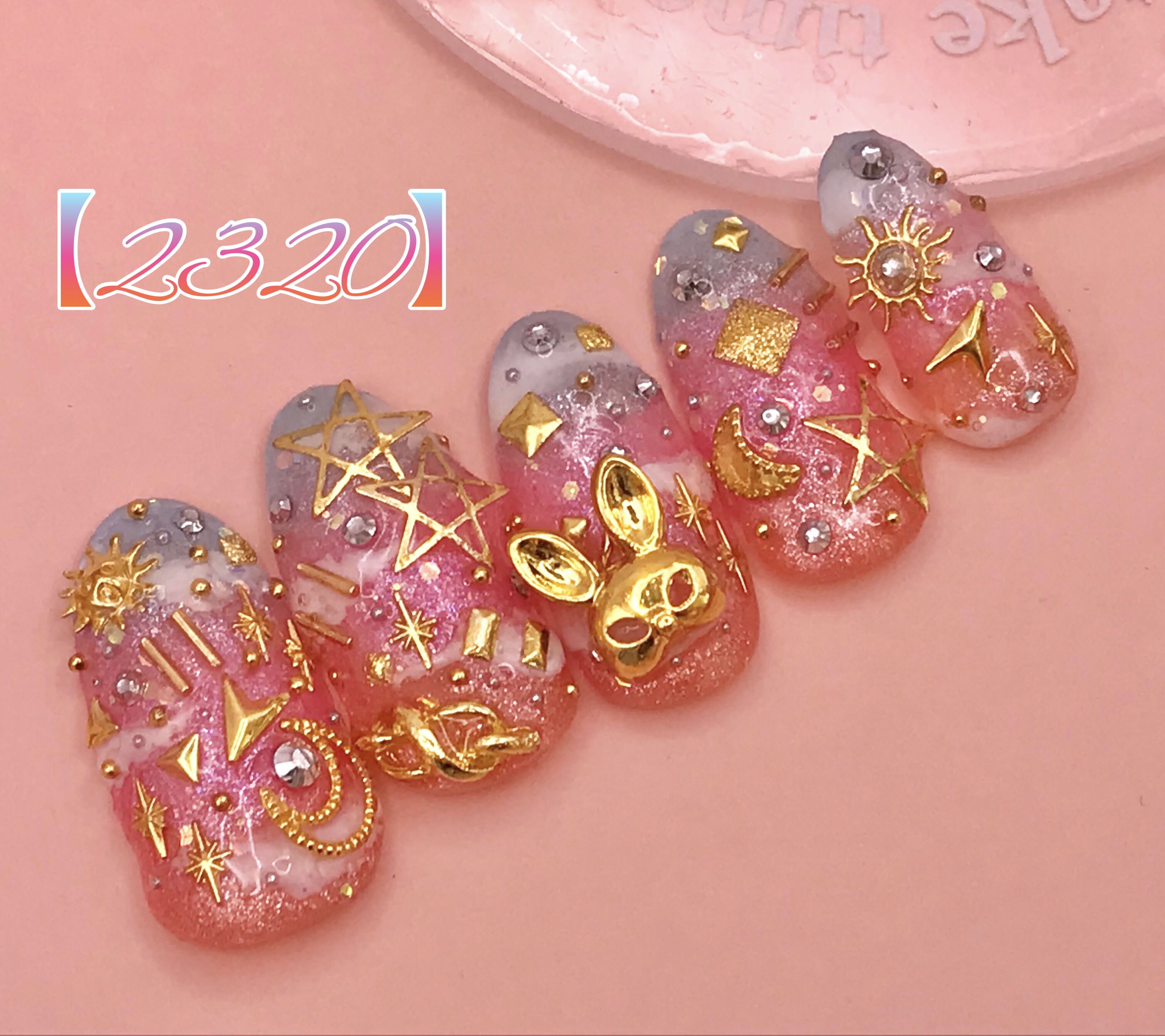 3色グラデの涼しげキラキラ雲ネイル