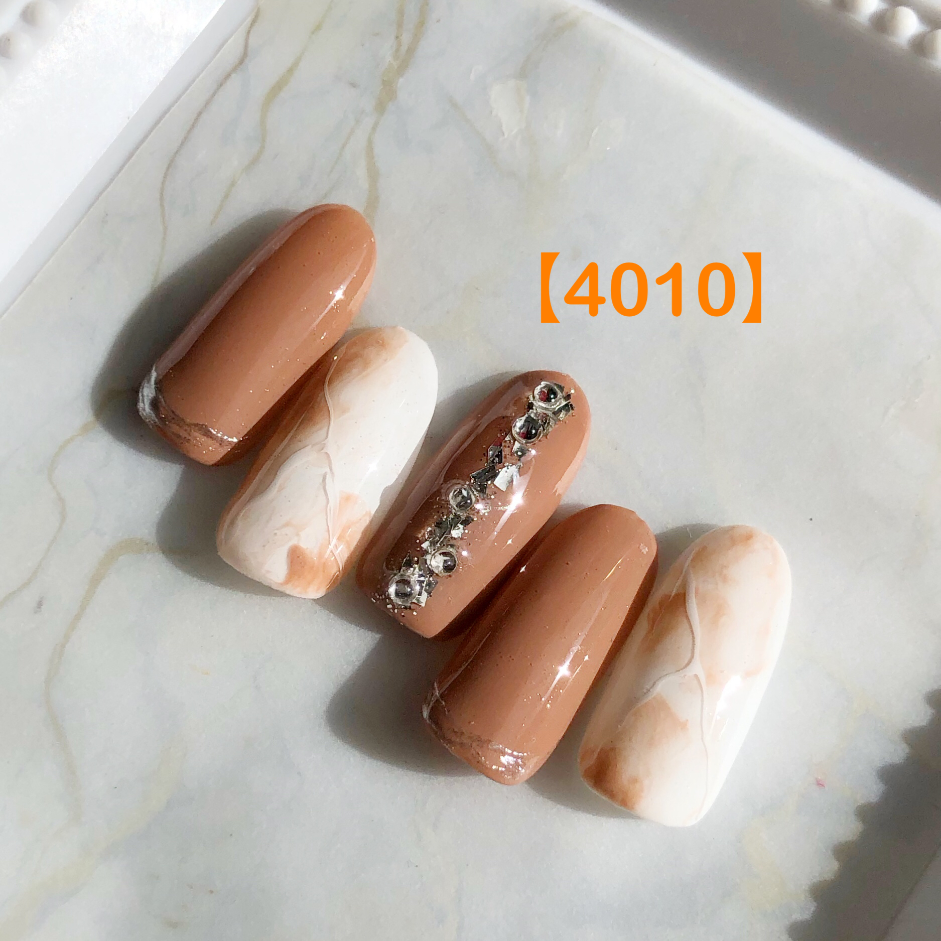 ブラウンニュアンスネイル