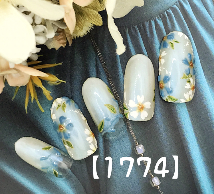 小花柄ネイル
