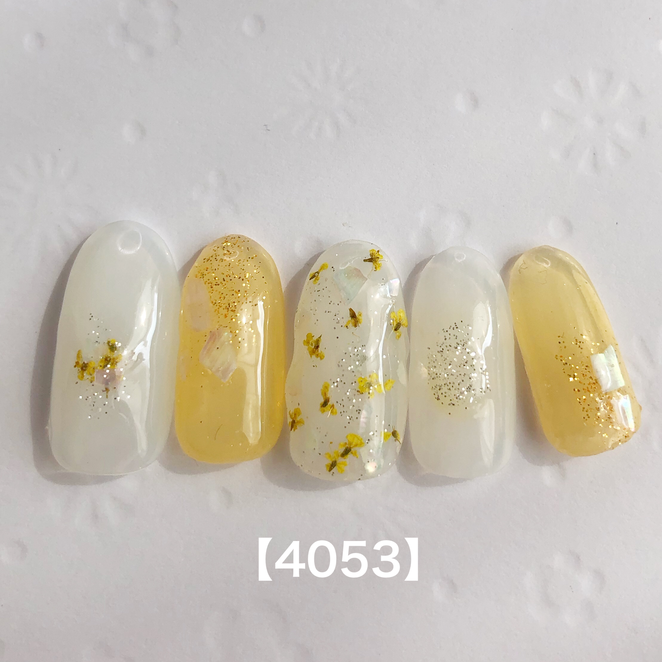 黄色押し花ネイル