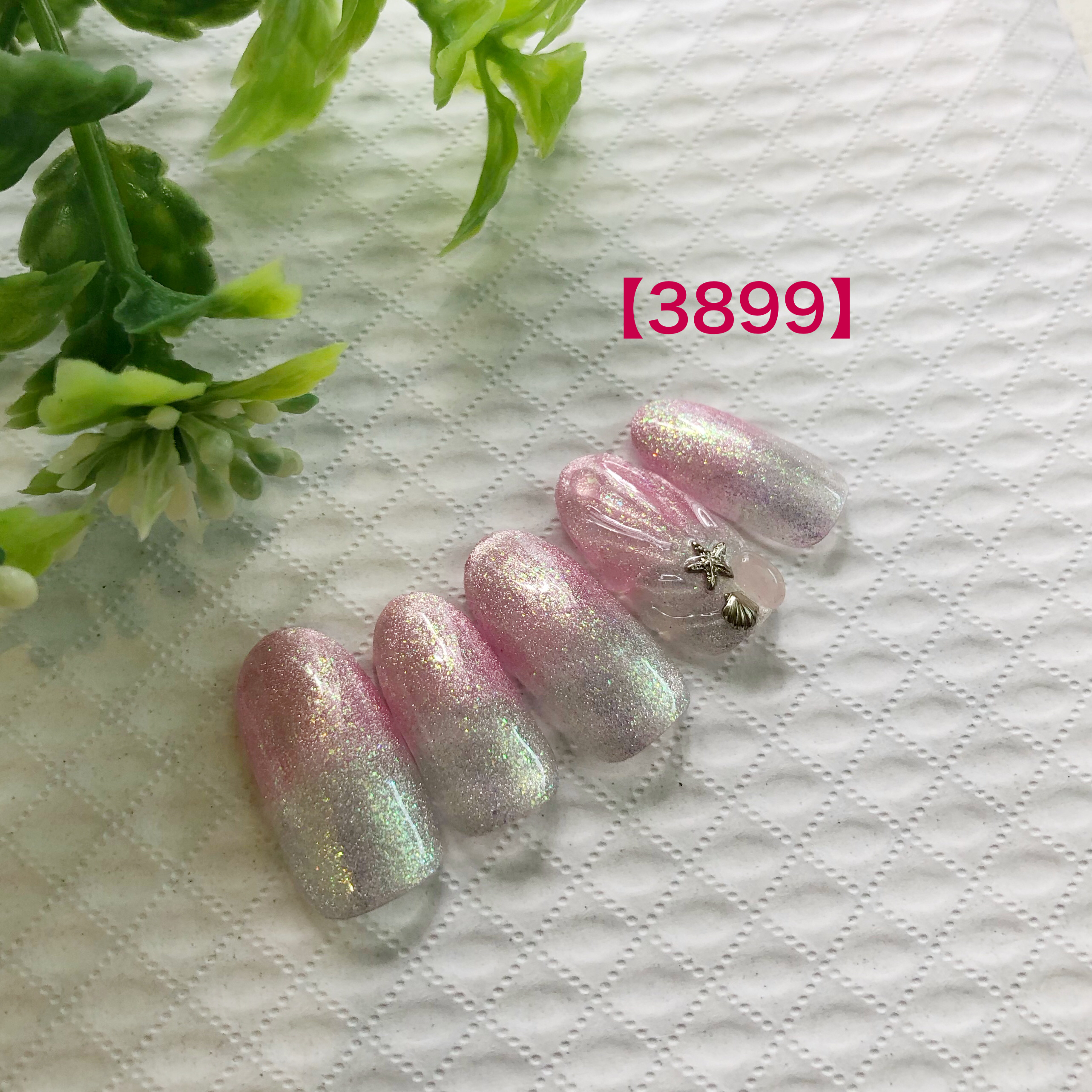 涼しげグラデーションネイル