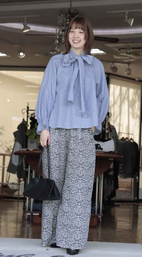 #WYTE　プリントのとろみ素材キュプラパンツ