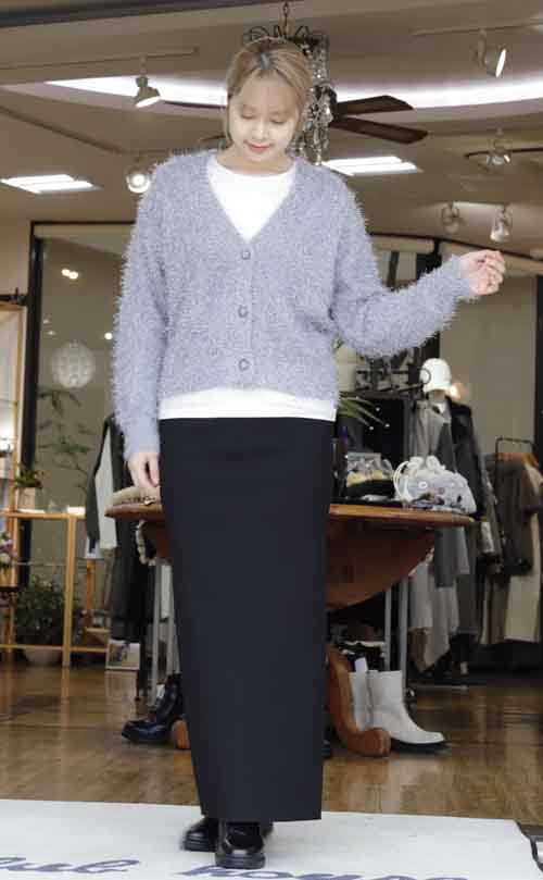 ほんのりキラメキのVネックカーディガン