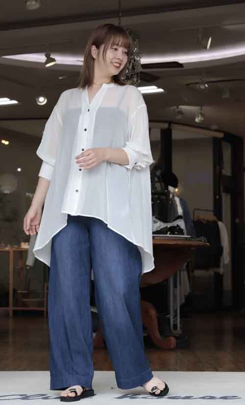 シアーのビッグシャツと接触冷感のデニム