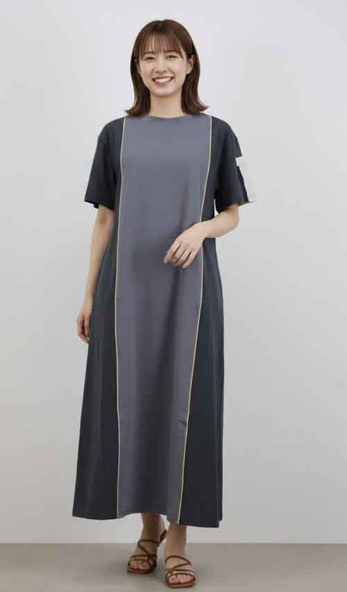 バイカラーのカットソーワンピースとコットンニットの肩掛け2wayカーディガン入荷です