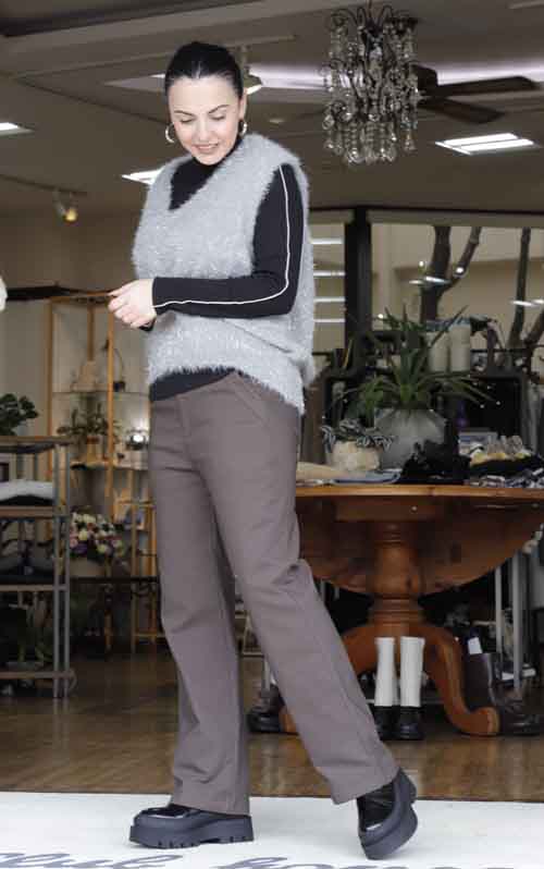 ほのかにキラメキのシャギーベスト 内側にダウンとシャギーの暖パン