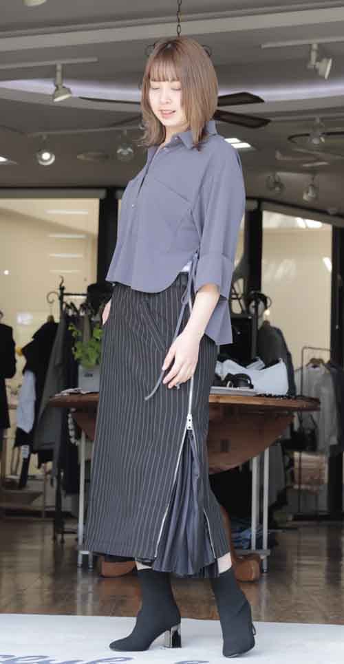 みごろゆるりバックロングデザインのクロップド丈袖の