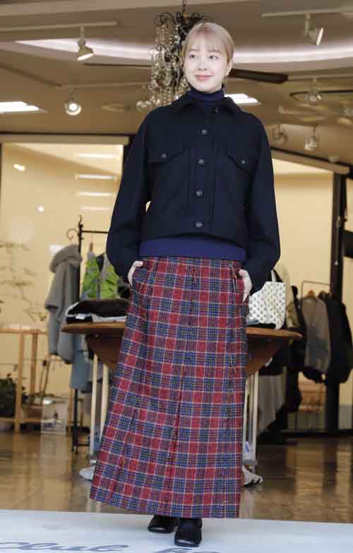 再入荷です！裏地はキレイ色のピンクのブルゾン