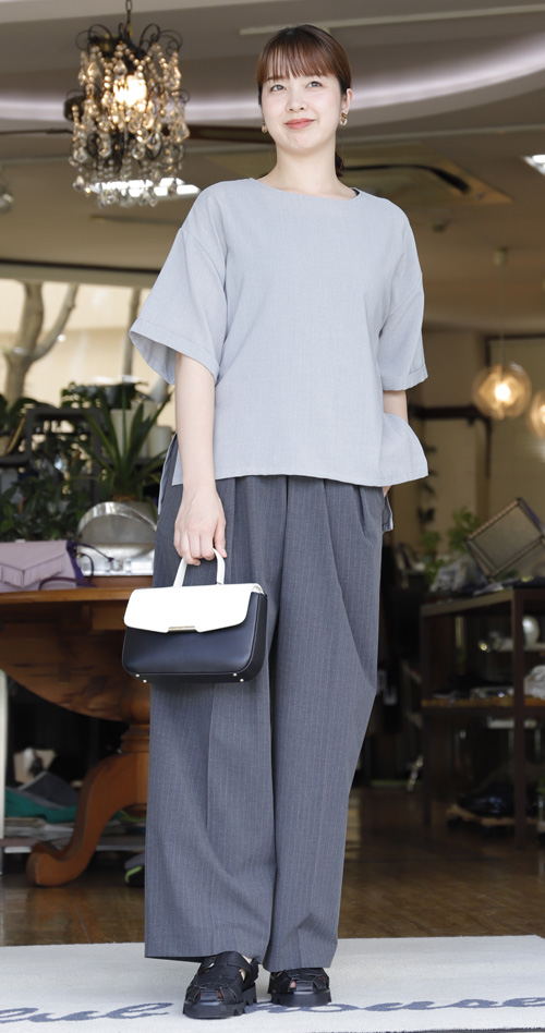 #好服美人20250721　三連休の最終日　ゆるりシルエットのシャツ、ブラウスとインタックパンツ