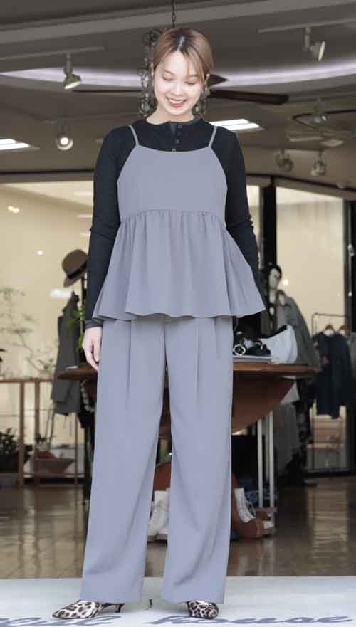 おめかしの春　ビスチェとトラウザーパンツのセットアップスーツ