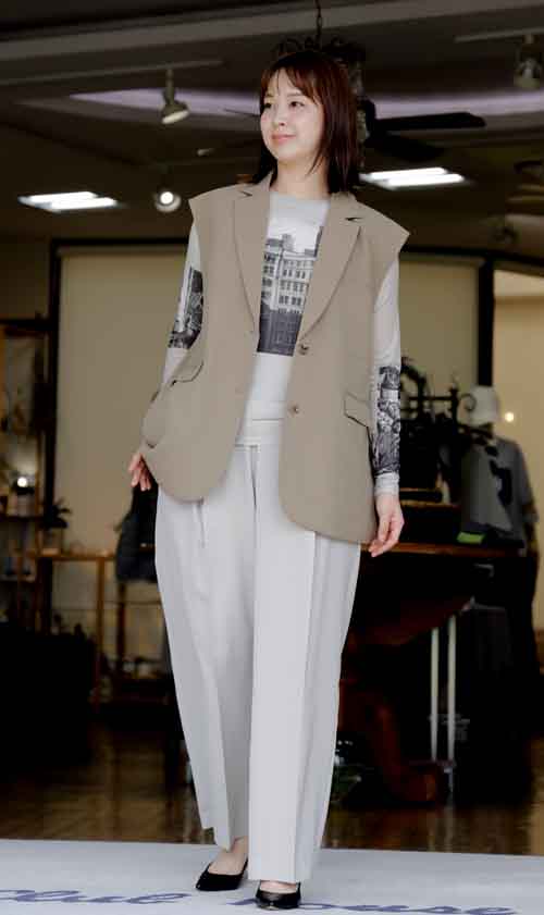 #好服美人　20250823　パワーショルダーのテーラードベスト
