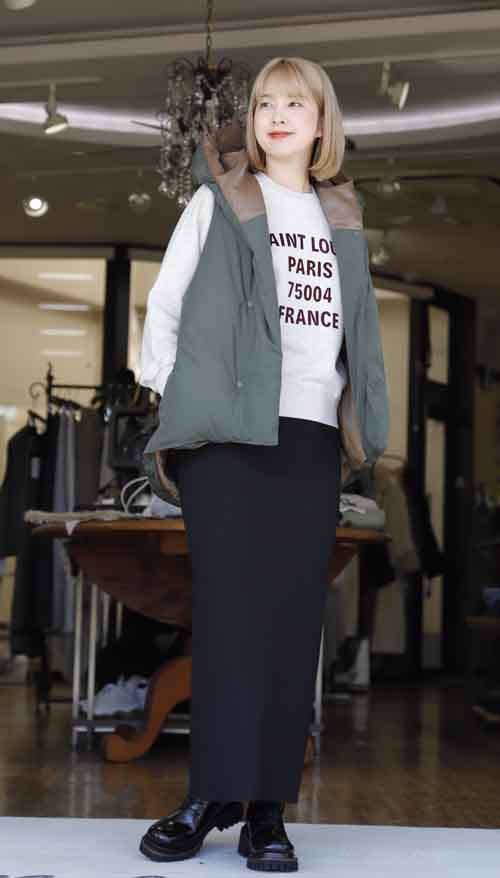 #WYTE シームレスのボリュームダウンパーカベスト もちもちロングタイトスカートと