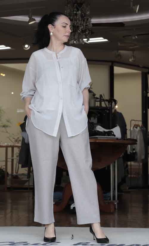 お仕事にもいいピンチェックのテーパードパンツ　３カラー