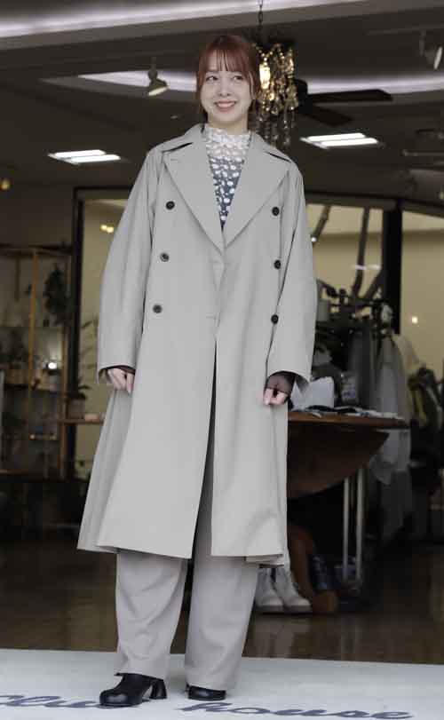 新着です！　ゆるシルエットのトレンチコート