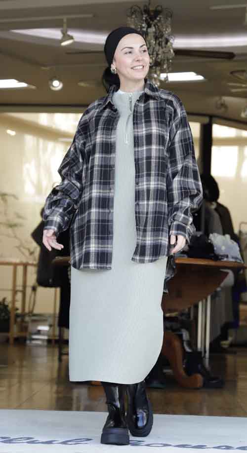 今日は昼からも冷え冷えへ　お家タイムはチェックシャツ